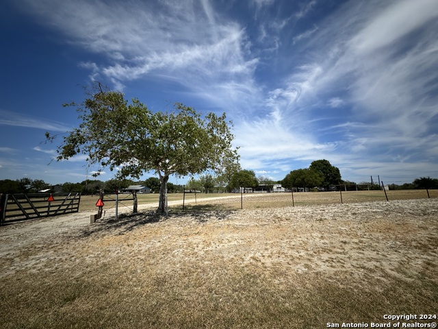 Image 5 of 7 For 5703 Loop 1604