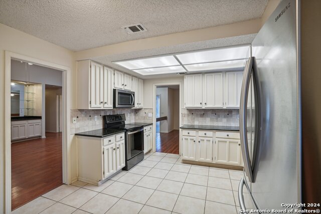 Image 17 of 48 For 8555 Athenian Dr