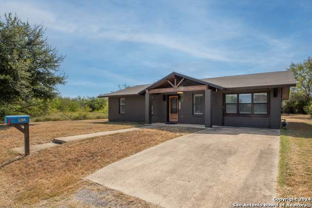 Details for 1422 Longbranch Drive, Floresville, TX 78114