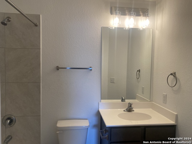 Image 20 of 21 For 1714 Burnet St #401  22