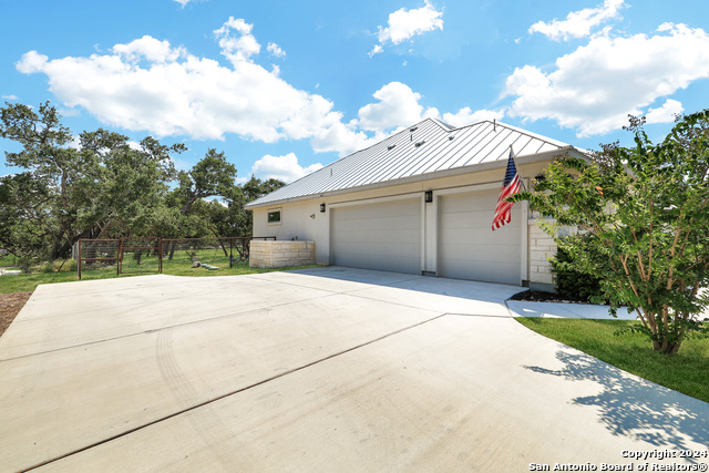 Listing photo id 40 for 767 Maximino Ridge Rd