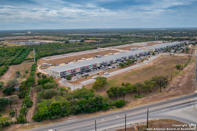 Image 28 of 40 For 9342 Se Loop 410  A1