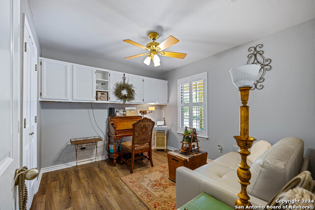 Listing photo id 19 for 735 Hot Shot Ln