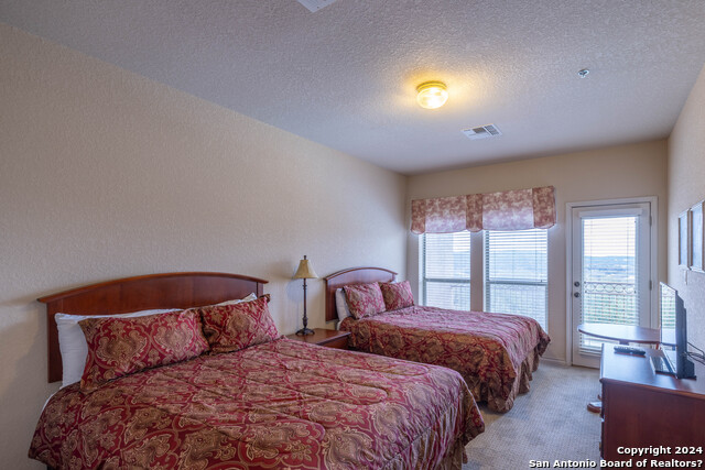 Listing photo id 12 for 20 Tapatio Dr E  202