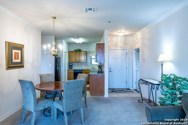 Listing photo id 4 for 20 Tapatio Dr E  202