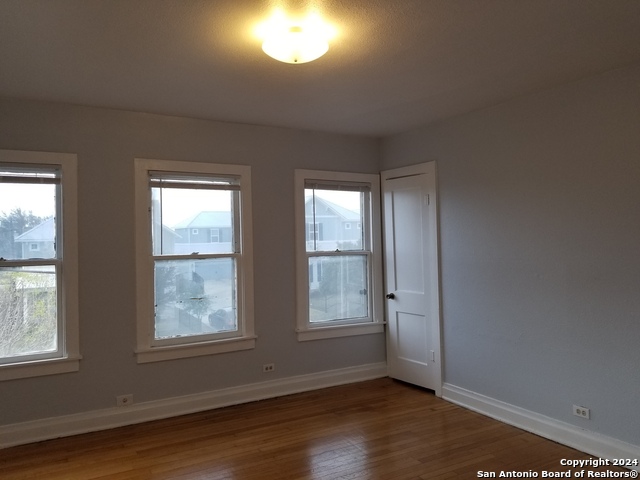 Listing photo id 10 for 218 Claremont Ave  3