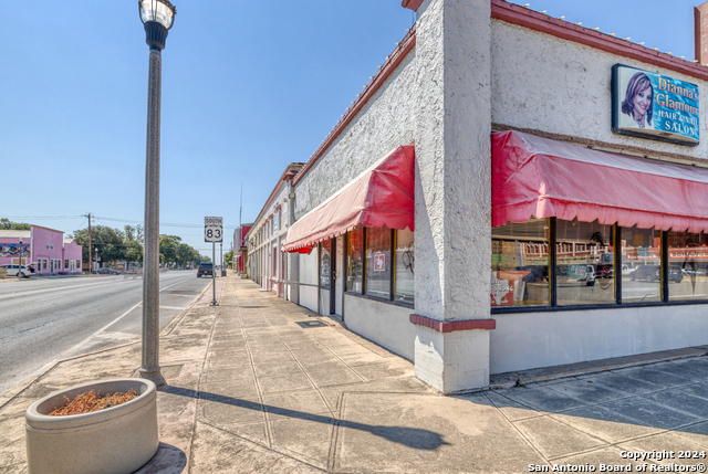 Listing photo id 1 for 111 Getty S