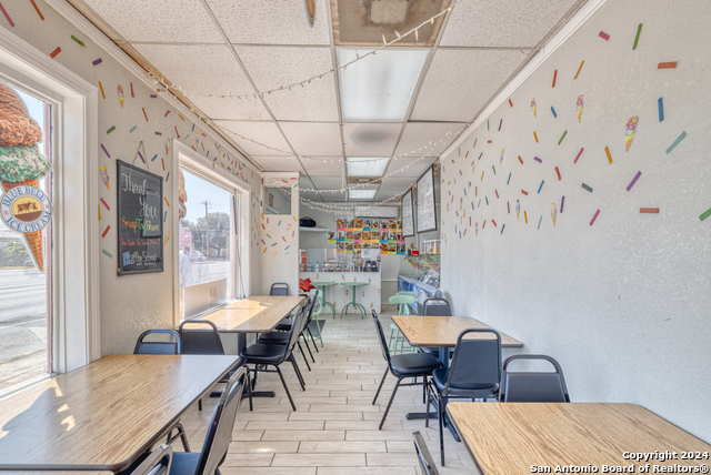 Listing photo id 6 for 111 Getty S