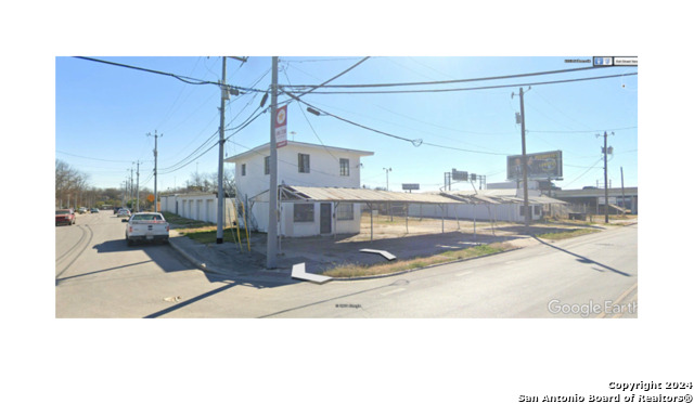 Image 4 of 10 For 2800 S Flores St