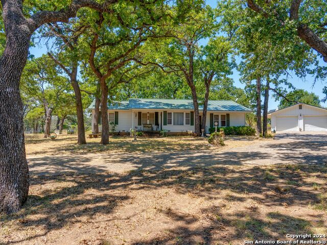 Details for 1010 N Cherry St, Fredericksburg, TX 78624