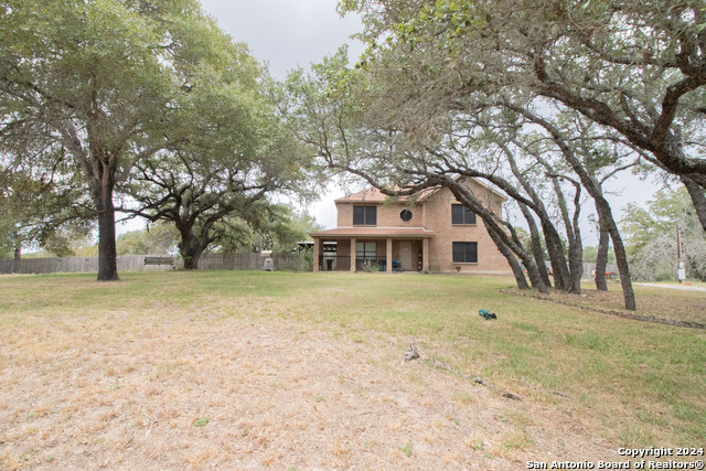 Details for 797 Killarney Rd, Floresville, TX 78114