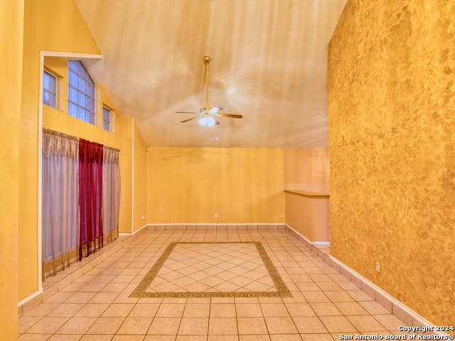 Image 14 of 50 For 2431 Holly Hill Dr