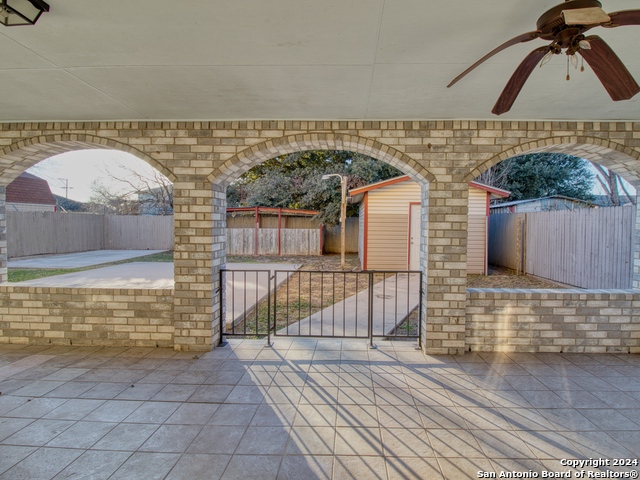 Image 40 of 50 For 2431 Holly Hill Dr