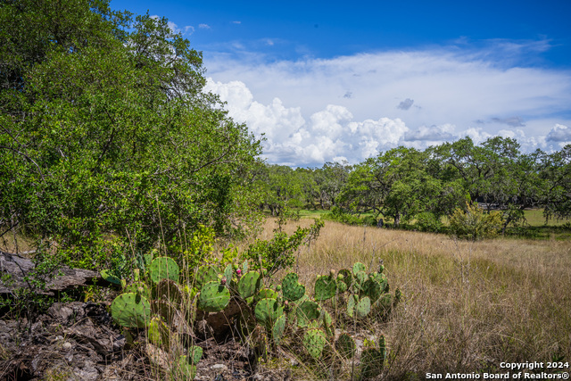 Image 18 of 29 For 967 Maximino Ridge Rd