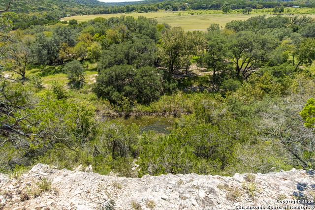 Image 25 of 28 For 320 Upper Cibolo Creek