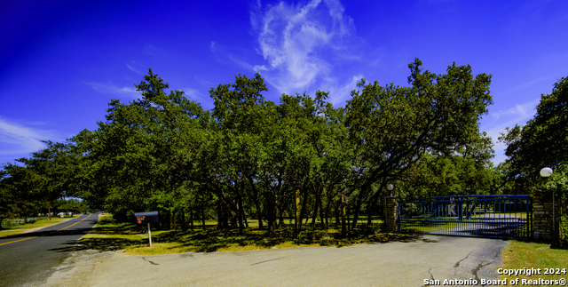 Details for 8744 Buckskin Dr, Boerne, TX 78006