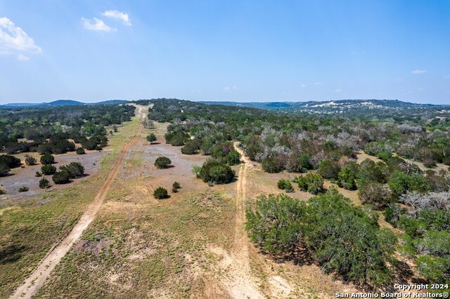 Listing photo id 14 for 445 Dark Sky Path