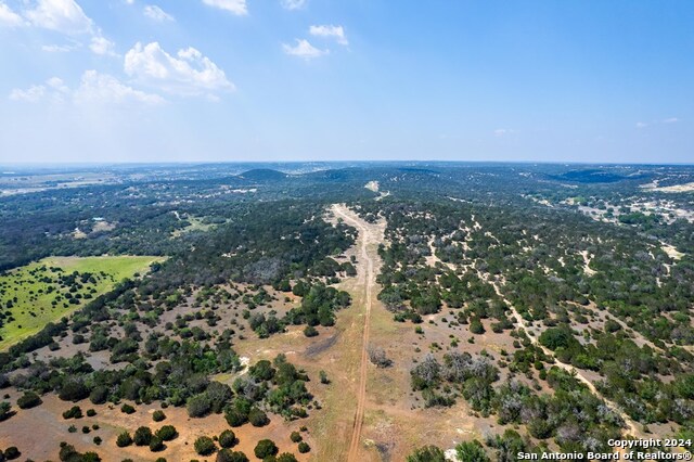 Listing photo id 16 for 445 Dark Sky Path