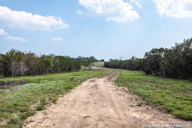 Listing photo id 18 for 445 Dark Sky Path