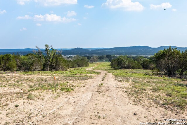 Listing photo id 19 for 445 Dark Sky Path