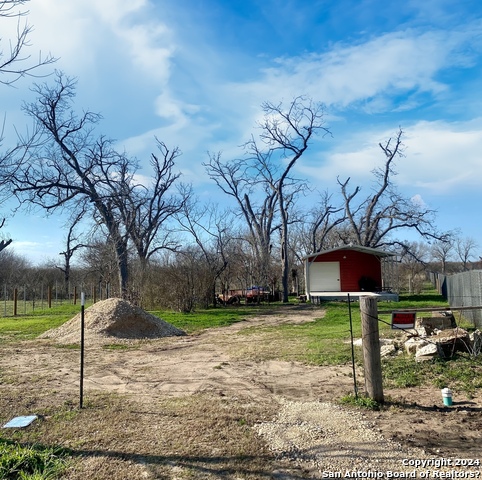 Image 5 of 11 For 909 Goliad Rd