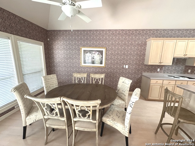 Listing photo id 33 for 11 Campden Cir