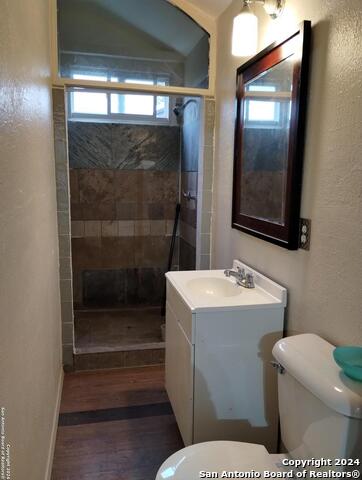 Listing photo id 7 for 475 Skyline Dr