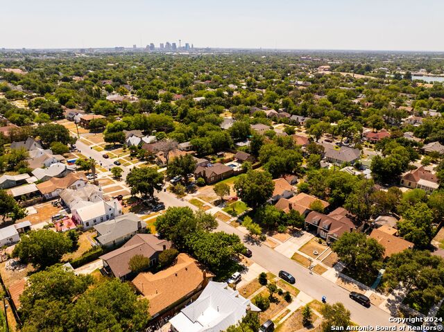 Image 10 of 19 For 2028 Huisache Ave W