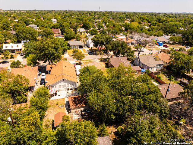 Image 16 of 19 For 2028 Huisache Ave W