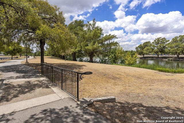 Image 17 of 19 For 2028 Huisache Ave W