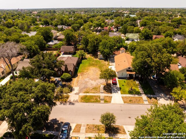 Image 2 of 19 For 2028 Huisache Ave W