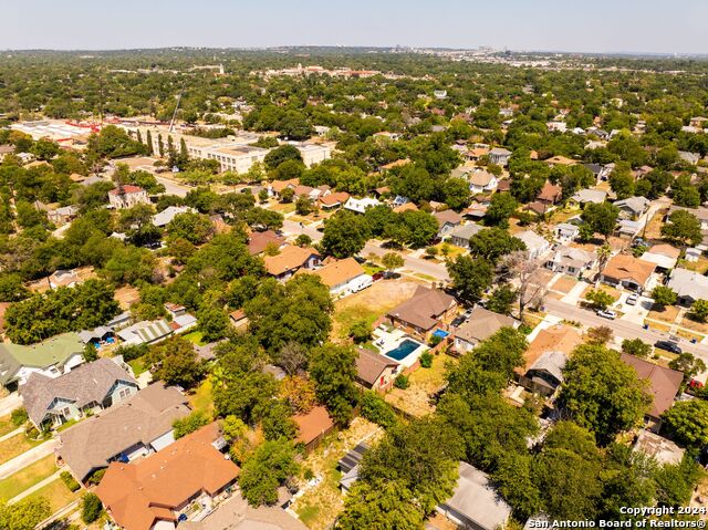 Image 4 of 19 For 2028 Huisache Ave W