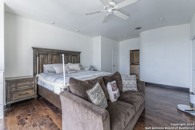 Listing photo id 12 for 7701 Wurzbach Road  2302