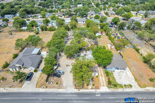 Image 8 of 11 For 203 Esmeralda Dr