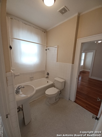 Image 6 of 22 For 133 Magnolia Ave W 8