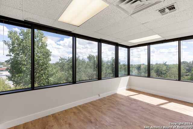 Listing photo id 12 for 2040 Babcock Rd 406