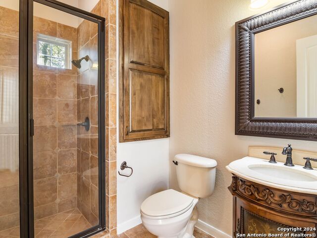 Listing photo id 31 for 9006 Highlands Cv