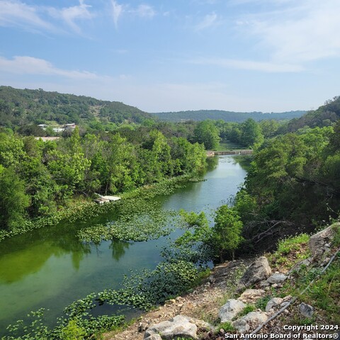 Listing photo id 2 for 125 Garner Drive