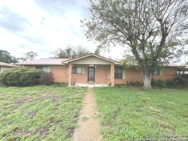 Details for 1204 Goodwin St W, Pleasanton, TX 78064