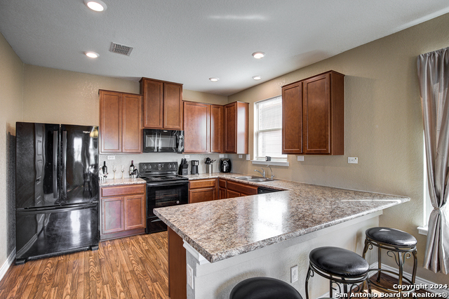 Image 15 of 41 For 218 Pleasanton Cir