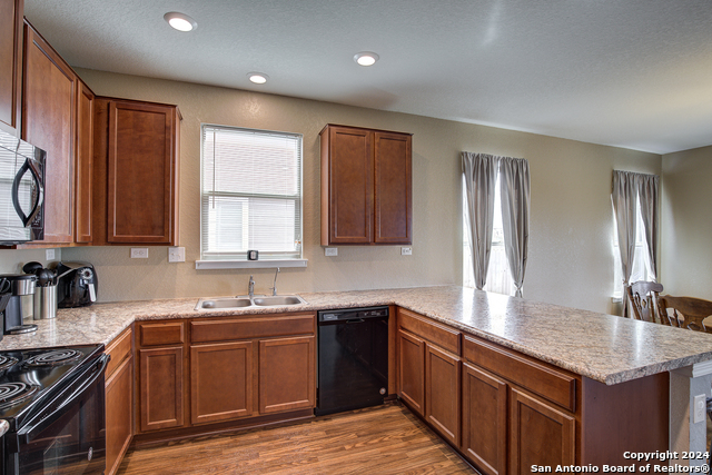 Image 17 of 41 For 218 Pleasanton Cir