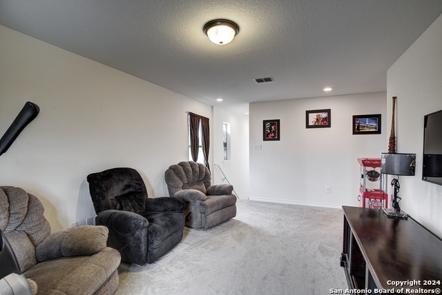 Image 24 of 41 For 218 Pleasanton Cir