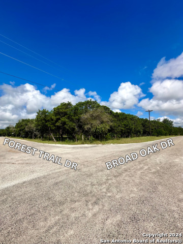 Details for 136 Forest Trail Dr, Bandera, TX 78003