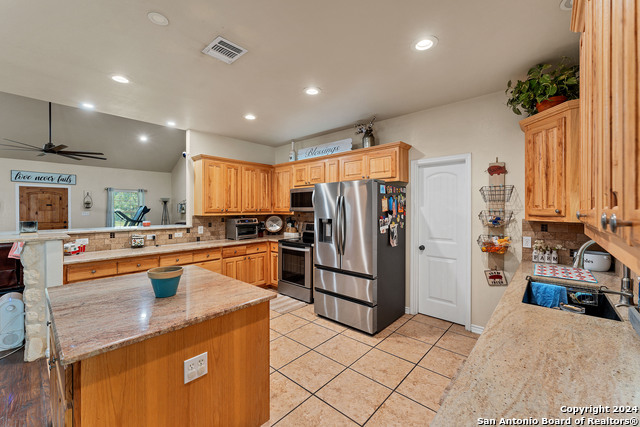 Image 16 of 51 For 10301 Habersang Ln