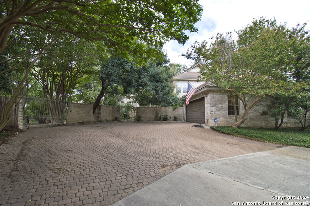 Details for 7 & 9 Scarborough Sq, San Antonio, TX 78218