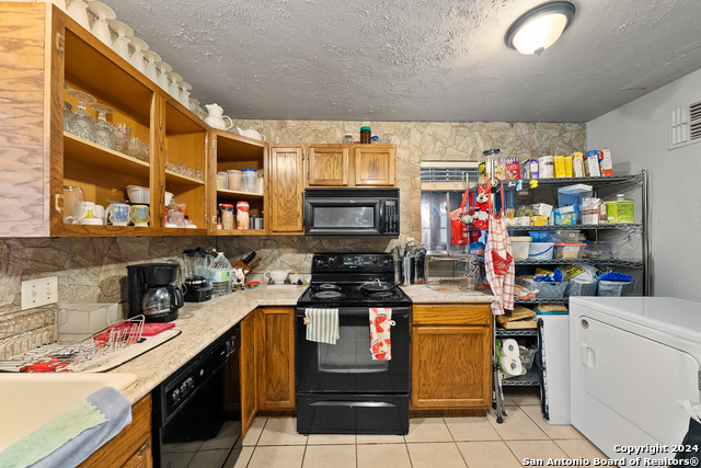 Image 11 of 24 For 335 Flatrock Dr