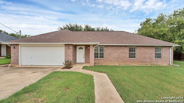 Details for 107 Windcrest, Floresville, TX 78114