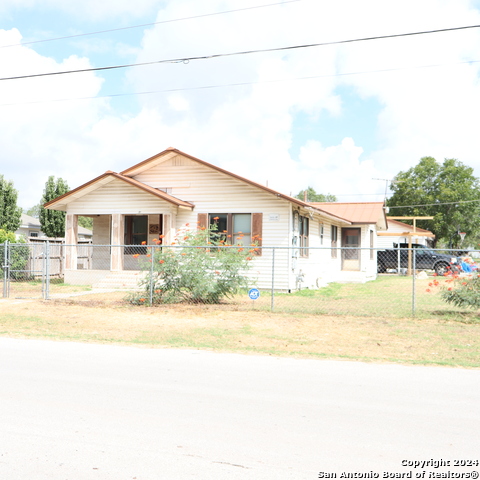 Image 1 of 20 For 243 Villaret Blvd W