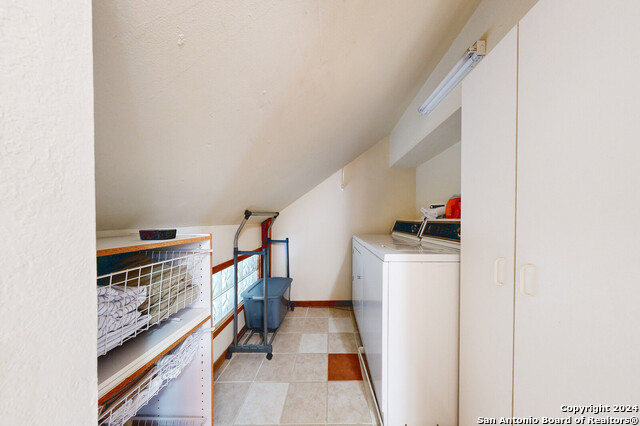 Listing photo id 57 for 2170 Park Rd