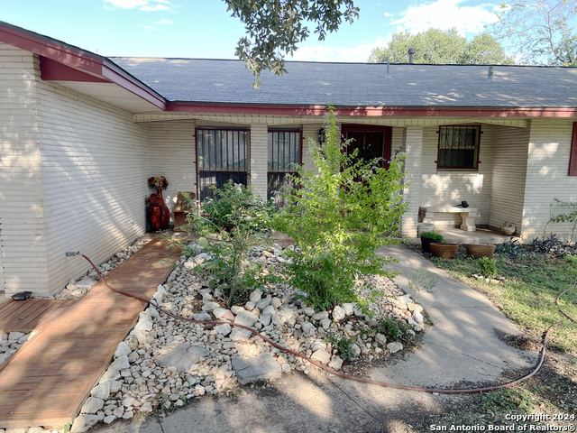 Listing photo id 0 for 3802 Quiver Dr